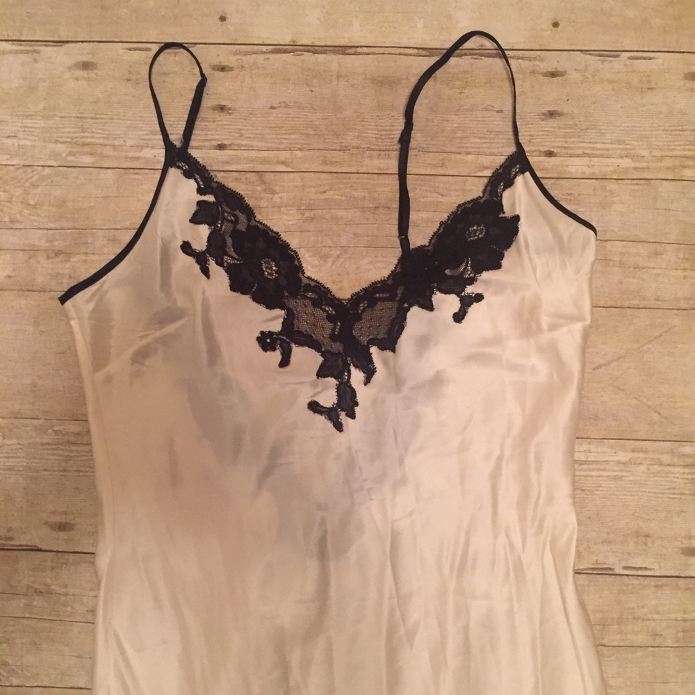 VS SILK SLEEP DRESS (MEDIUM)🖤